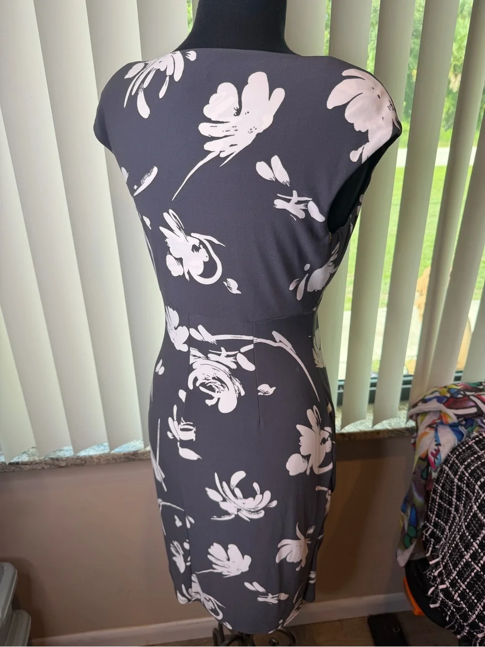 Lauren Ralph Lauren gray floral jersey sleeveless V-neck dress side ruching SZ 6